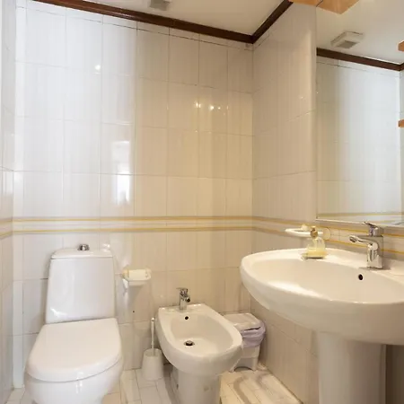 Tyler * 阿尔沃尔